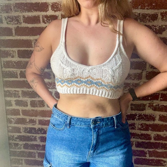 Sage & Oak Young Contemporary Cream knit crop top with blue & tan design - Picture 1 of 9